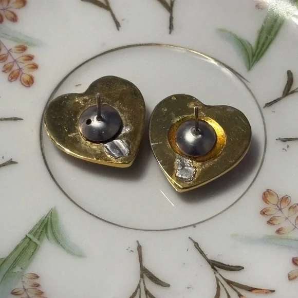 Vintage Black Floral Heart Earrings - Picture 3 of 3